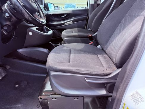 Used 2022 Mercedes-Benz Metris image 32