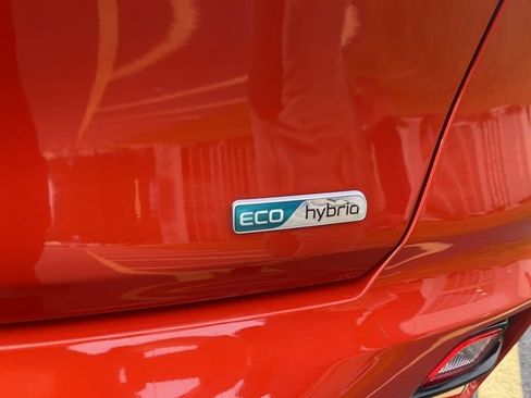 Used 2020 Kia Niro Touring image 8