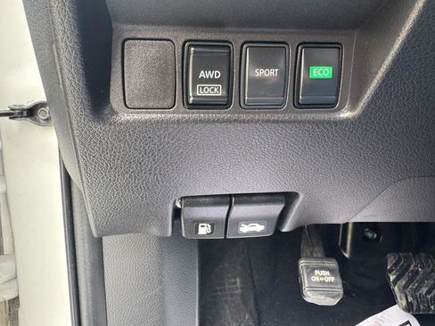 Used 2021 Nissan Rogue Sport S image 17