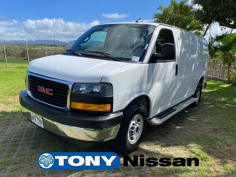 Used 2023 GMC Savana 2500 w/ Driver Convenience Package image 3