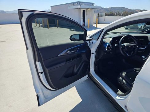 Used 2024 Chevrolet Equinox EV LT w/ LPO, Blackout Package FWD image 19
