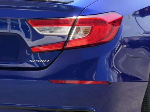 Used 2022 Honda Accord Sport image 4