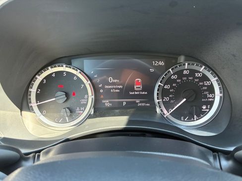 Used 2023 Toyota Highlander XLE image 14