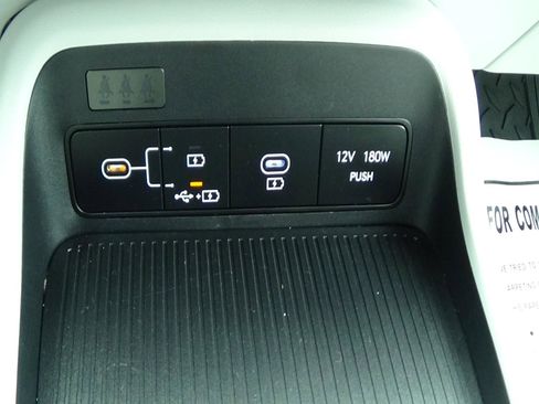 Used 2025 Hyundai Kona SEL FWD image 26