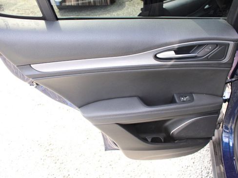 Used 2018 Alfa Romeo Stelvio Sport w/ Quick Order Package 22J Sport AWD/4WD image 24