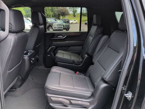 Used 2025 GMC Yukon XL Denali AWD/4WD image 27