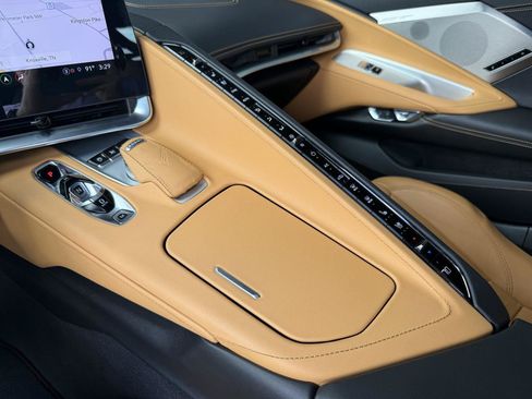 Used 2021 Chevrolet Corvette Stingray Preferred Cpe w/ Engine Appearance Package RWD image 25
