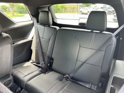 Used 2022 Chevrolet Traverse RS AWD/4WD image 27