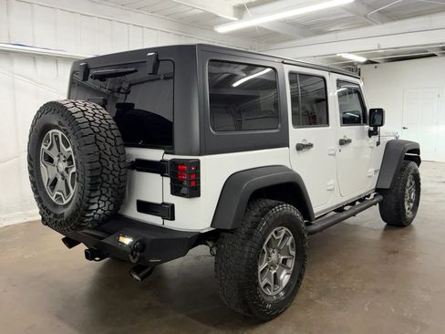 Used 2016 Jeep Wrangler Unlimited Rubicon w/ Connectivity Group AWD/4WD image 5