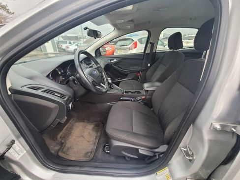 Used 2015 Ford Focus SE w/ SE Sport Package image 10