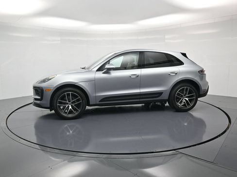 Used 2026 Porsche Macan AWD/4WD image 2