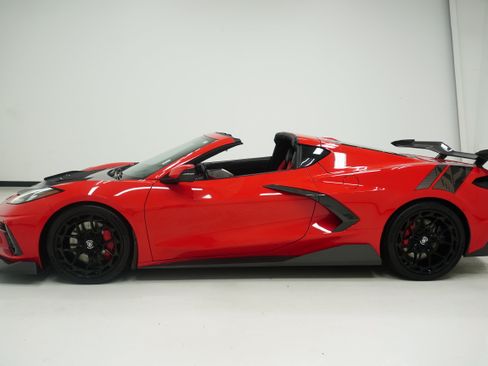 Used 2020 Chevrolet Corvette Stingray Premium Cpe w/ 3LT Preferred Equipment Group RWD image 9