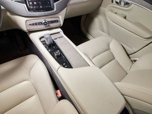 Certified 2023 Volvo XC90 B6 Plus w/ Protection Package Premier AWD/4WD image 9
