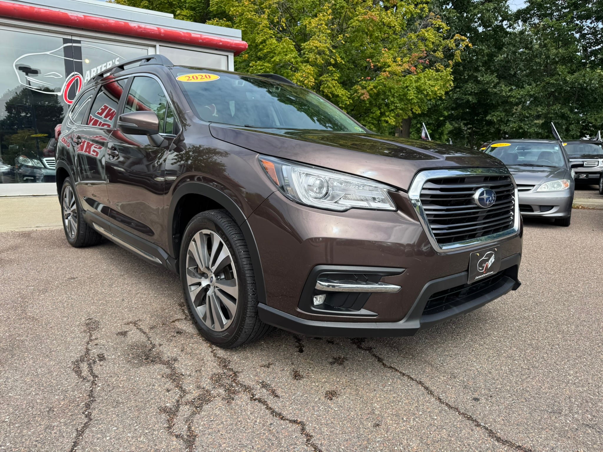 Used 2020 Subaru Ascent Limited w/ Technology Package AWD/4WD image 2
