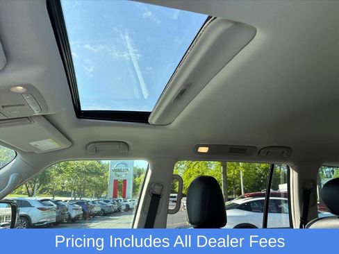 Used 2022 Nissan Armada SL w/ Captain's Chairs Package AWD/4WD image 14
