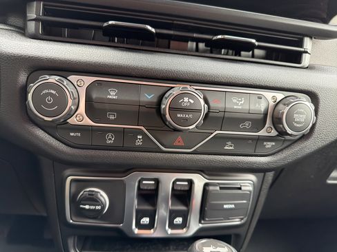 New 2026 Jeep Wrangler Sport AWD/4WD image 19