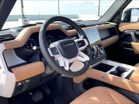 New 2026 Land Rover Defender 110 X-Dynamic SE image 7