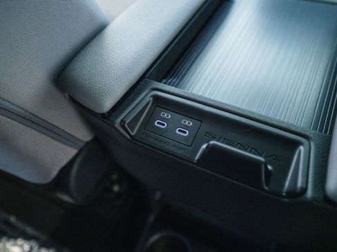 Certified 2026 Toyota Sienna LE FWD image 34