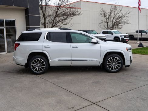 Used 2021 GMC Acadia Denali w/ Denali Ultimate Package image 8