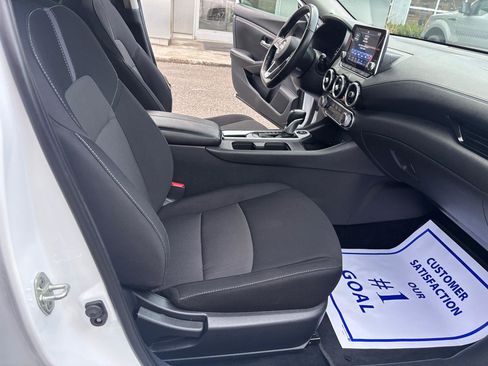 Used 2023 Nissan Sentra SV image 11