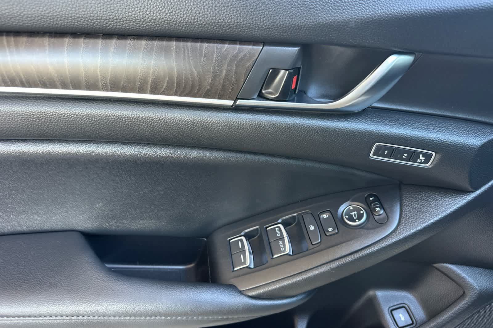 Used 2022 Honda Accord EX-L image 10