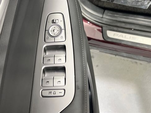 Used 2023 Hyundai Palisade Limited w/ Cargo Package image 18