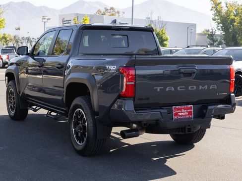 Certified 2024 Toyota Tacoma TRD Off-Road w/ TRD Off Road Premium Package AWD/4WD image 7