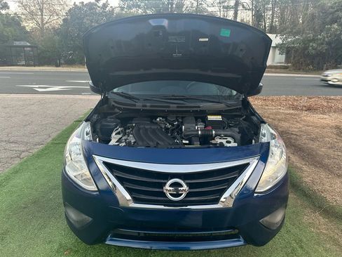 Used 2019 Nissan Versa SV image 9