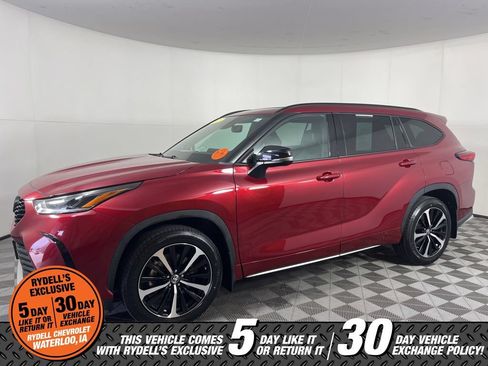 Used 2021 Toyota Highlander XSE AWD/4WD image 9