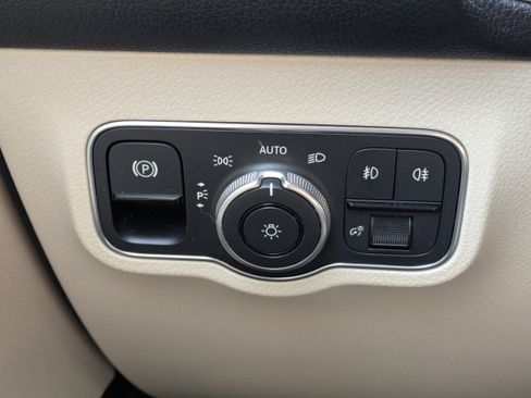 Used 2021 Mercedes-Benz GLB 250 image 28