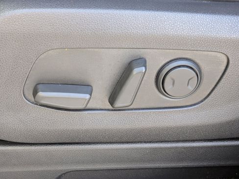 Certified 2023 Kia Carnival EX FWD image 18