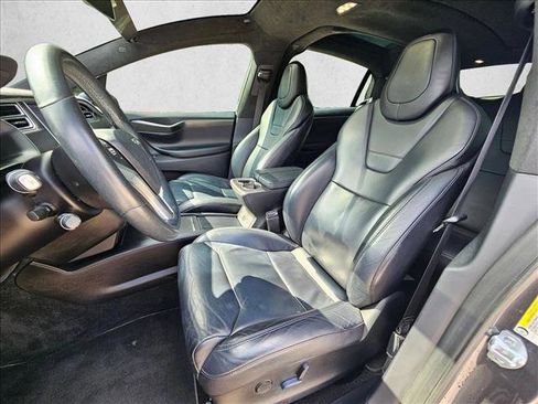 Used 2017 Tesla Model X 75D image 11