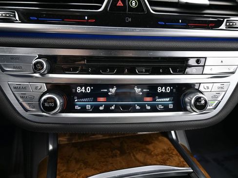 Used 2016 BMW 750i xDrive image 31