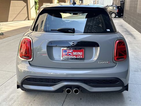 Used 2017 MINI Cooper 2-Door Hardtop FWD image 4