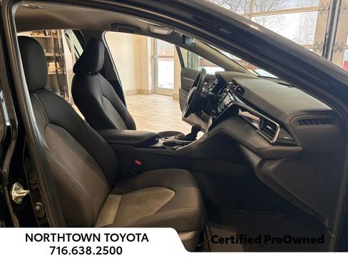 Used 2020 Toyota Camry LE image 18