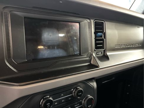 Used 2023 Ford Bronco Black Diamond AWD/4WD image 19