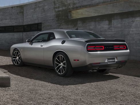 Certified 2016 Dodge Challenger R/T Scat Pack w/ Leather Interior Group RWD image 1
