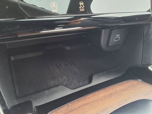 Used 2023 Land Rover Discovery Sport SE R-Dynamic image 19