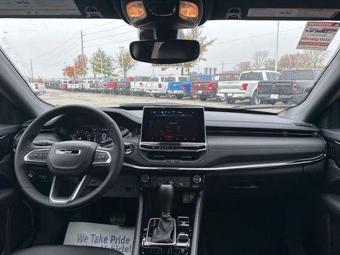 New 2026 Jeep Compass Latitude image 2