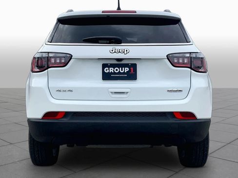 Used 2024 Jeep Compass Latitude AWD/4WD image 4