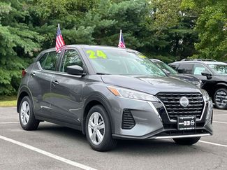 Used 2024 Nissan Kicks S image 1