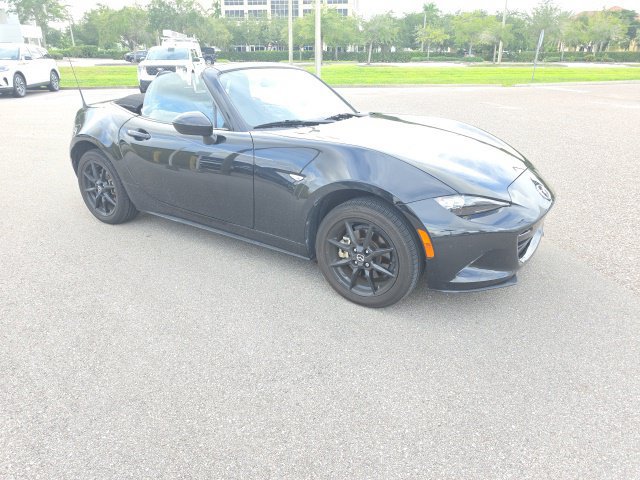 Used 2022 MAZDA MX-5 Miata Sport RWD image 1