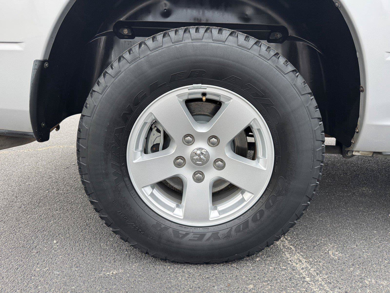 Used 2011 RAM 1500 Classic SLT w/ Luxury Group RWD image 40