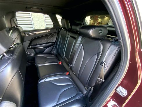 Used 2018 Lincoln MKC Select w/ Select Plus Package AWD/4WD image 21