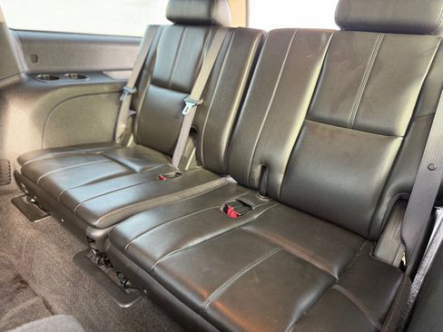 Used 2011 Chevrolet Suburban LT w/ Texas Edition RWD image 20