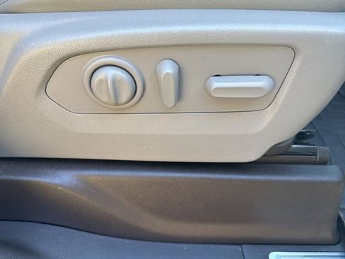 Used 2020 Chevrolet Silverado 2500 LTZ w/ LTZ Plus Package image 33