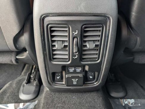 Used 2015 Jeep Grand Cherokee Summit w/ Trailer Tow Group IV image 28