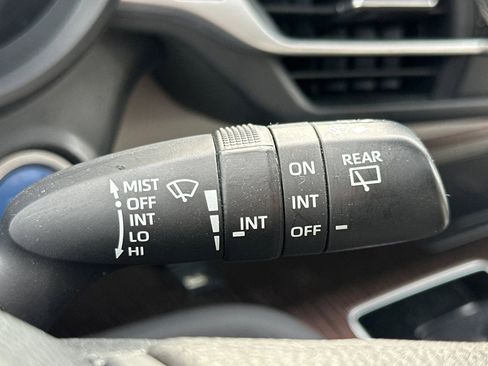 Used 2022 Toyota Sienna LE image 31