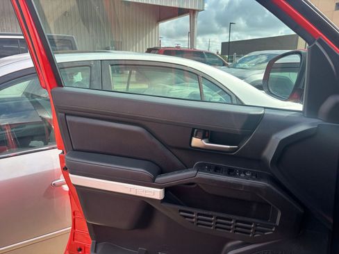 Used 2024 Toyota Tacoma TRD Off-Road image 18