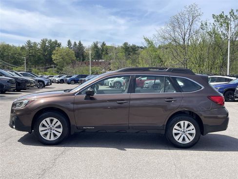 Used 2019 Subaru Outback 2.5i AWD/4WD image 2